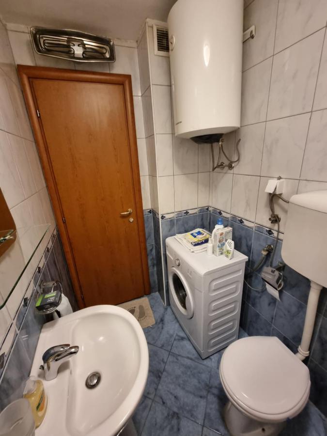 One Bedroom Centre Apartment Подгорица Екстериор снимка